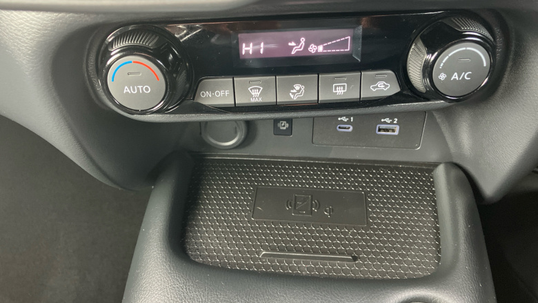 Nissan Juke 1.0 DiG-T N-Connecta 5dr Petrol Hatchback